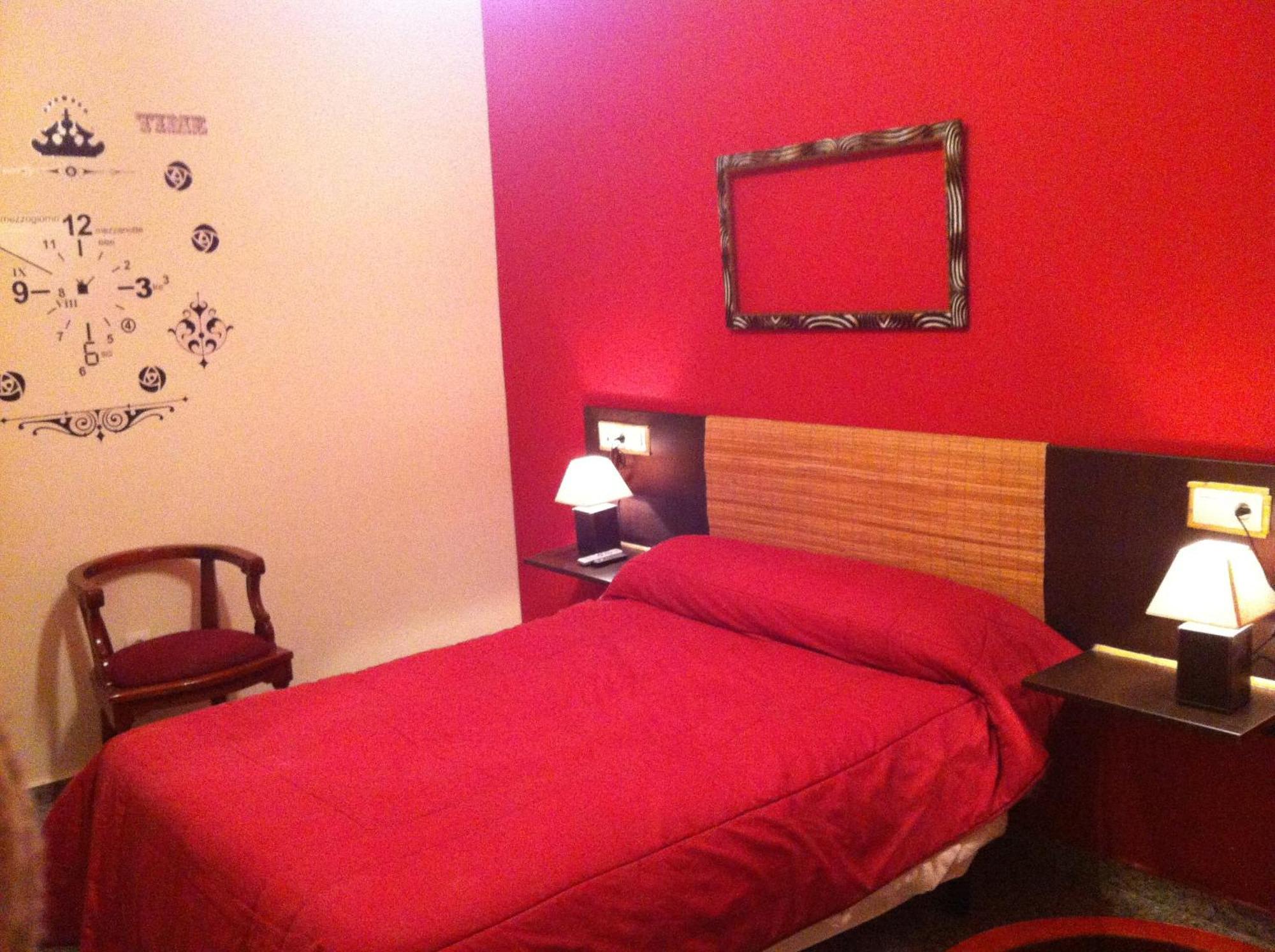 Hostal Neptuno Cáceres Exterior foto