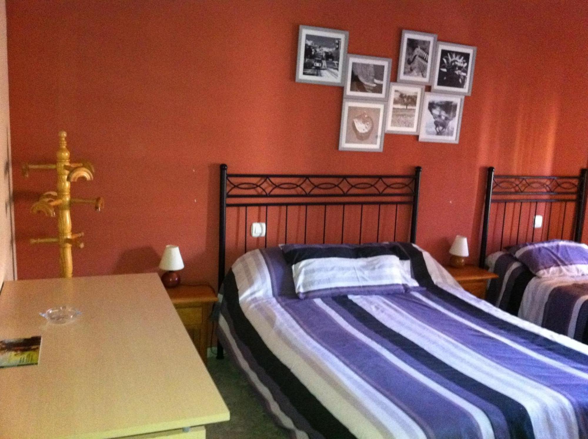 Hostal Neptuno Cáceres Exterior foto