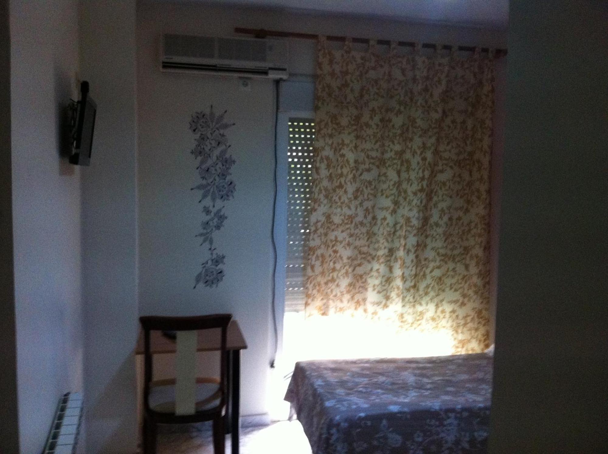 Hostal Neptuno Cáceres Exterior foto