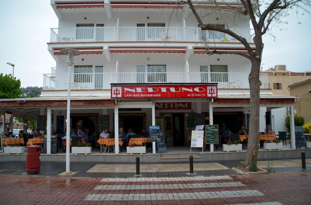 Hostal Neptuno Cáceres Exterior foto