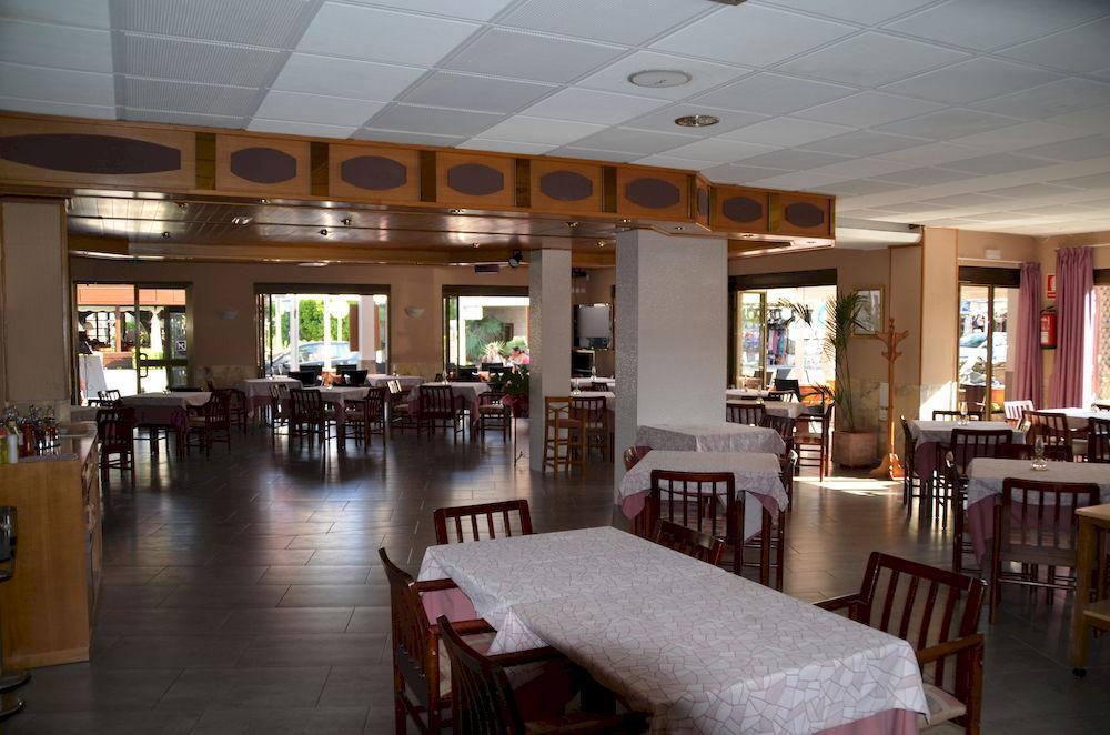 Hostal Neptuno Cáceres Exterior foto